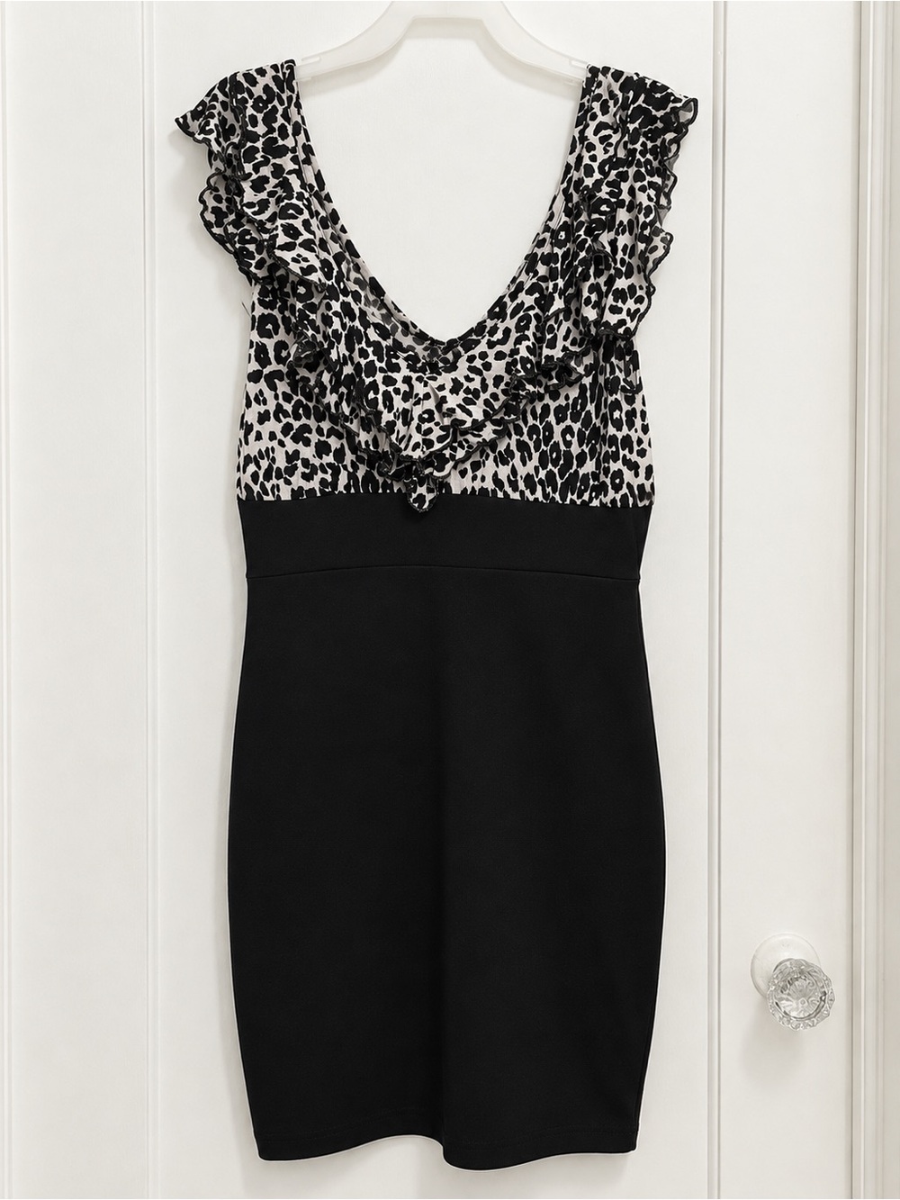 Black and White Ruffle Leopard V-Neck Sheath Dress